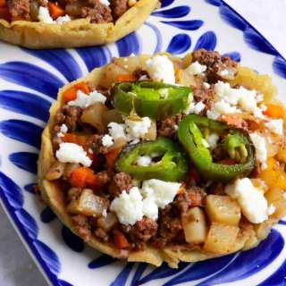 Sopes de Picadillo
