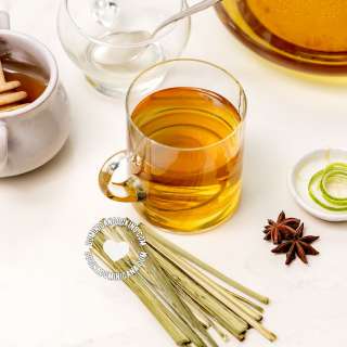 Lemongrass Tea [Recipe + Video] Té de Limoncillo