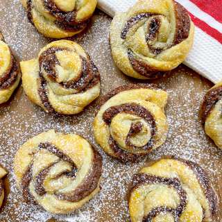 Nutella Twist Pastries (3 Ingredient)