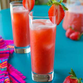 Agua de Fresa (Strawberry Agua Fresca)