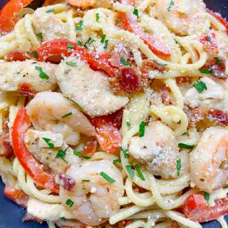 Chicken and Shrimp Carbonara (Olive Garden Copycat)