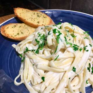 Fettuccine Alfredo