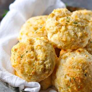 Cheddar Bay Biscuits