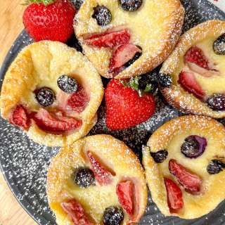 Mini Berry Dutch Babies