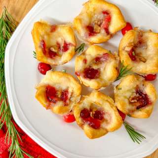 Cranberry Brie Cups