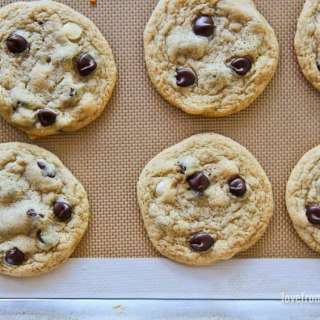 Dark And White Chocolate Cookies