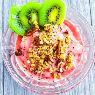 Tropical Smoothie Bowl with Yogurt