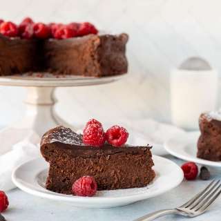 Easy Flourless Chocolate Cake