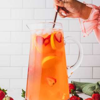How to make Strawberry Lemonade