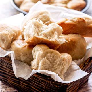Southern Yeast Rolls (Sister Schubert Copycat)