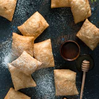 Crispy Homemade New Mexico Style Sopapillas