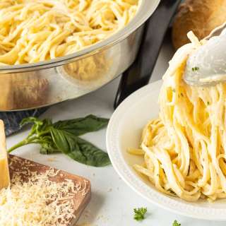 One Pot Creamy Garlic Noodles