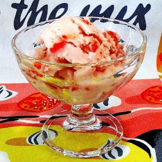Strawberry & Vanilla Ice Milk