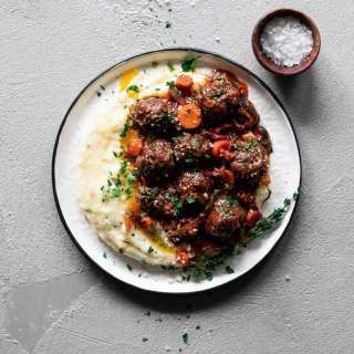 Easy Pot Roast Meatballs in Grave
