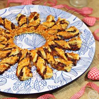 Brie & Cranberry Tear & Share Wreath