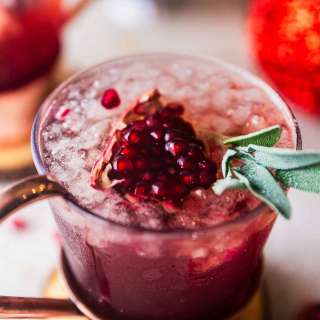 Christmas Moscow Mule (holiday cocktail + mocktail)