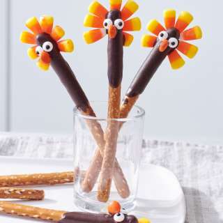 Thanksgiving Turkey Pretzels