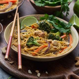 Cashew Coconut Curry Noodles