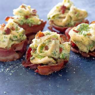 CREAMY TORTELLINI BROCCOLI BACON CUPS