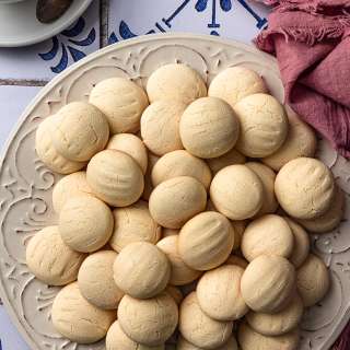 Sequilhos (Cornstarch Cookies)