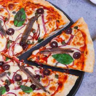 Best Anchovy Pizza Recipe (+VIDEO)