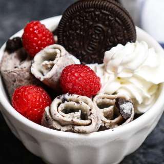 Easy Rolled Ice Cream Recipe (+VIDEO)