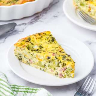 Easy Crustless Quiche (Gluten-Free, Low-Carb)