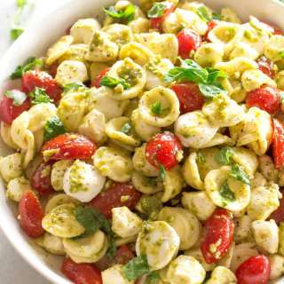 Caprese Pesto Pasta Salad