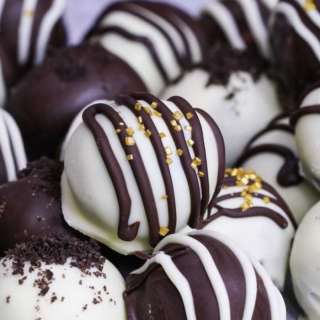 Easy 3-Ingredient Oreo Truffles