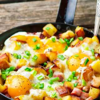 Easy Breakfast Skillet Bacon Egg and Potato Recipe