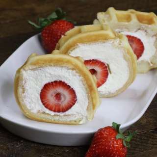 Sweet Breakfast Waffle Roll Cake Recipe