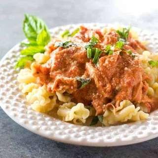 Creamy Tomato Basil Chicken (Slow Cooker)