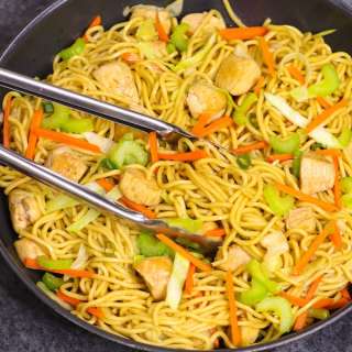 Easy Chinese Noodles Chicken Lo Mein Recipe