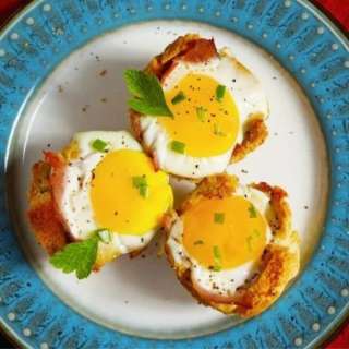 Baked Egg and Toast Cups