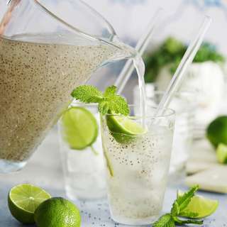 Agua Con Chia y Limón Recipe