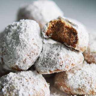 Galletitas De Nuez (Mexican Wedding Cookies)