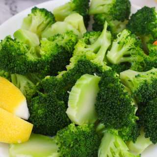 Steamed Broccoli to Serve with Tilapia