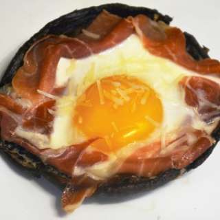 Prosciutto Portobello Baked Eggs