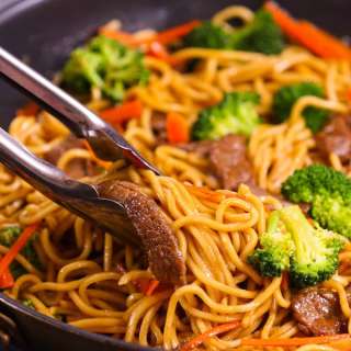 Quick and Easy Garlic Lo Mein Dinner Recipe