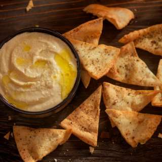 What to Eat With Hummus