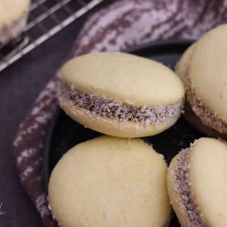 Easy Alfajores