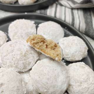 Easy Mexican Wedding Cookies