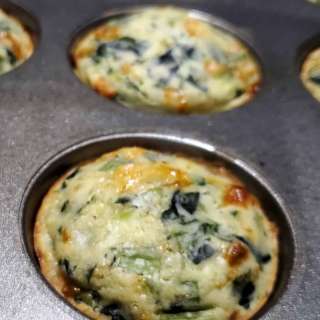 Easy Spinach and Eggs Muffins