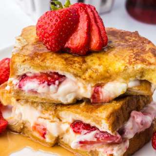 French Toast With Strawberries And Cream Cheese