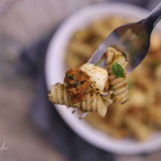 Easy Pasta with Sun-Dried Tomato Pesto