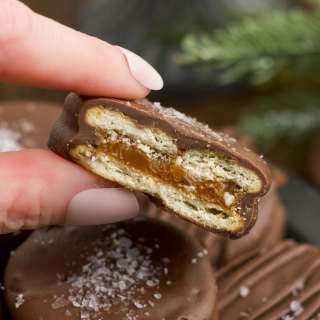 Salted Caramel Chocolate Covered Crackers