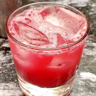 Easy Pomegranate Margarita