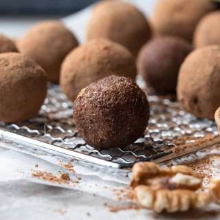 Healthy Bliss Balls for Kids (No-Bake, Gluten-Free)