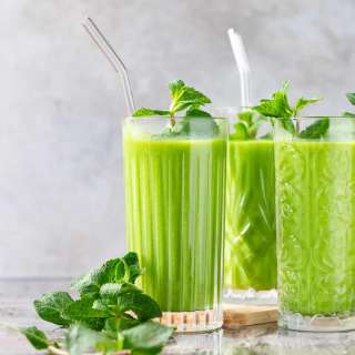 Detox Island Green Smoothie Copycat Recipe: Mint Twist