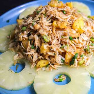 Dried Shrimp and Pineapple Stir Fry (Tép Khô Xào Dứa)
